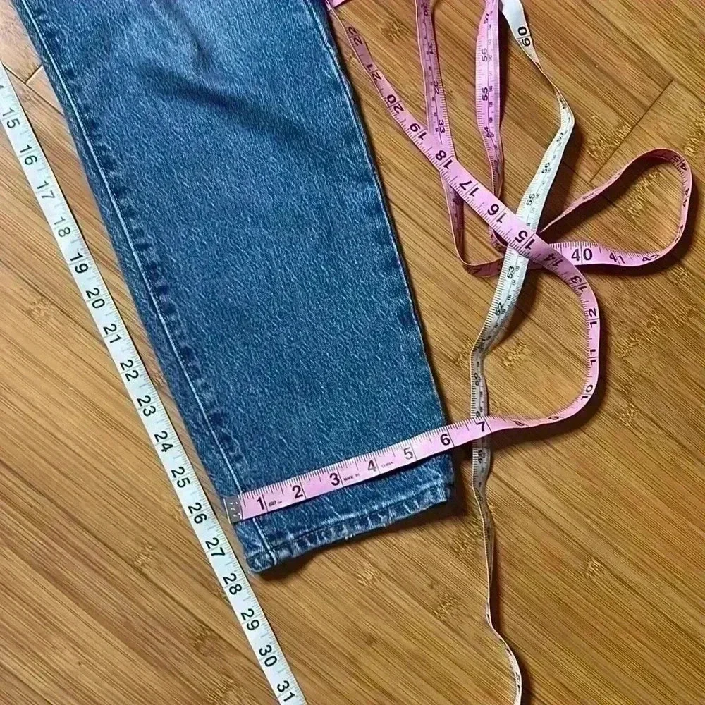 Levi's Women’s Sz 28 Wedgie Straight Leg Button Fly Jeans 28” inseam - Picture 6 of 12